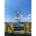 Mô hình nàng tiên cá trang trí khuôn viên