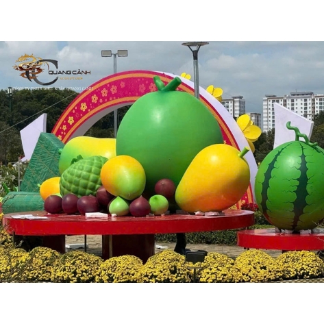 Điểm nhấn mô hình dưa hấu Tết 3D mút xốp khiến không gian trở nên đặc biệt