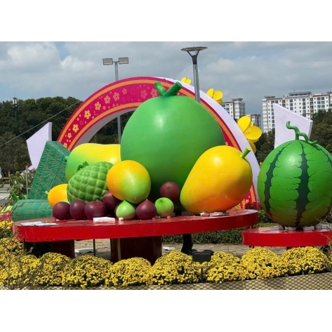 Ưu nhược điểm mô hình trái cây khổng lồ mút xốp khi trưng bày ngoài trời nhiều ngày