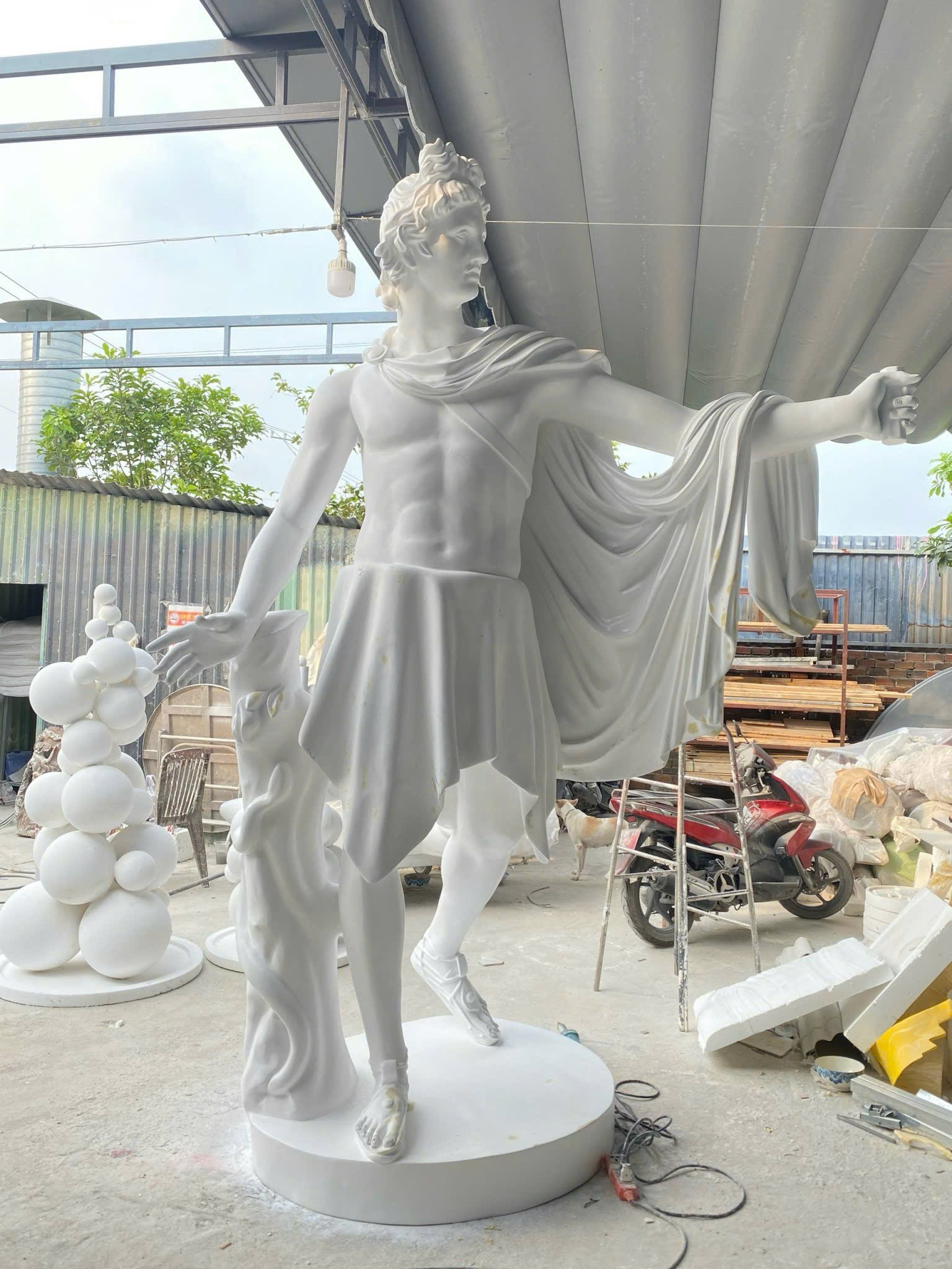 Điêu khắc tượng cổ điển composite